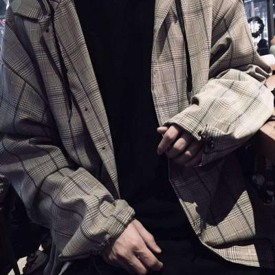 穿黑色卫衣的动漫男生头像10 穿黑色卫衣的动漫男生头像10