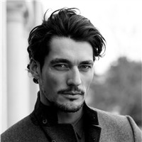 蹲着的男生头像8 蹲着的男生头像8