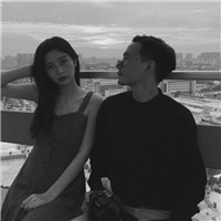 微信手绘女生头像方脸卡通8